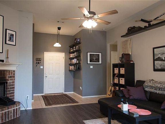 4th image of 801 Stags Leap Dr