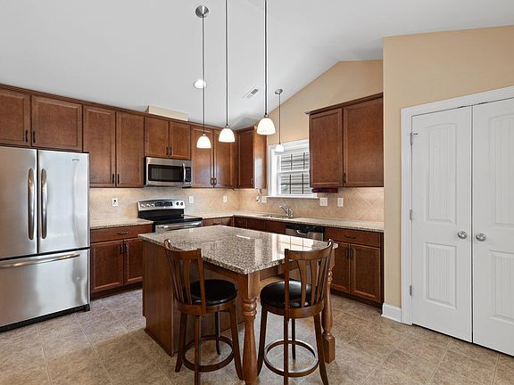 4th image of 68 Brax Carr Way