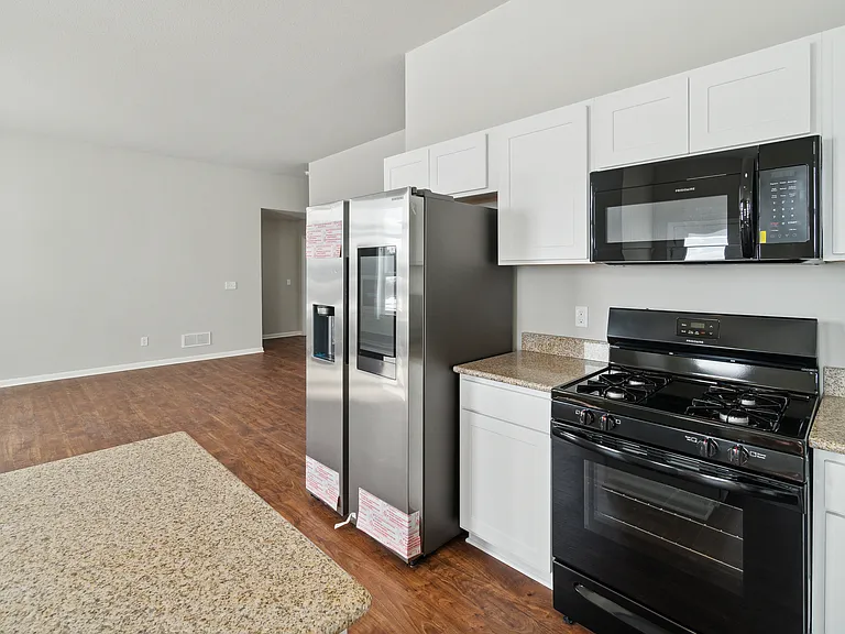 2655 Claremont Dr — Photo 4