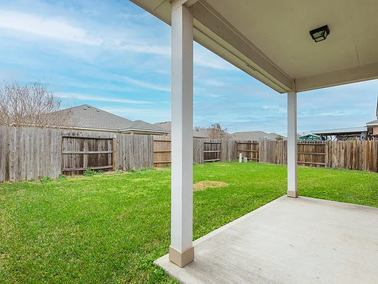 1110 Larkfield Dr — Photo 5