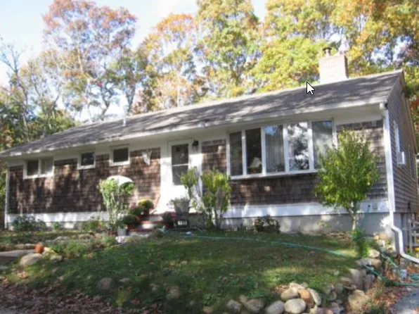 191 Midland Ave, Tisbury, MA 02568