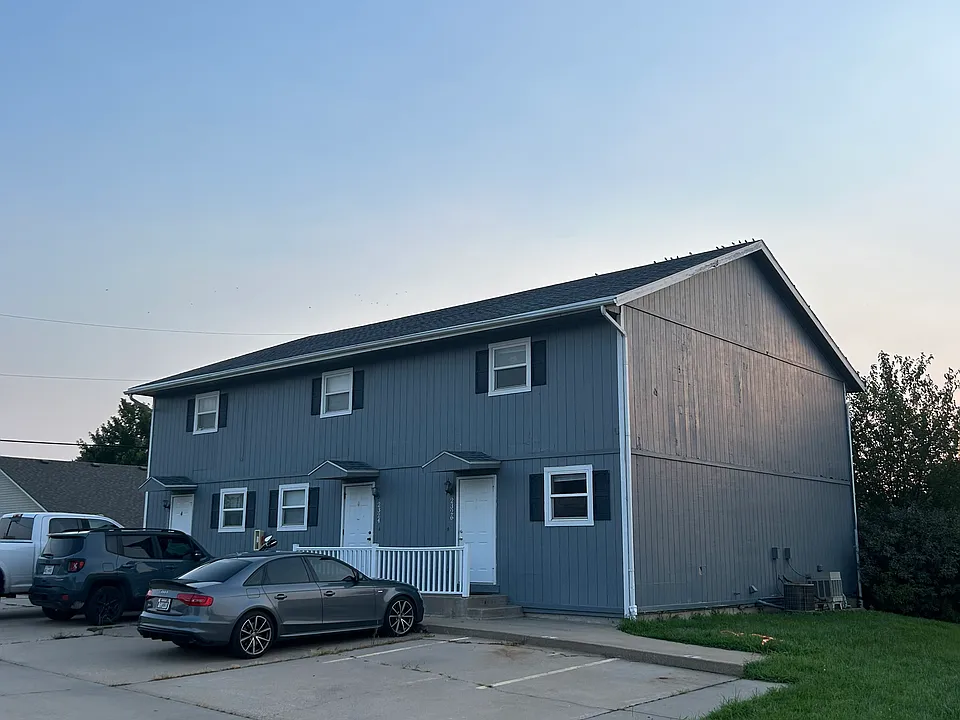 2326 Hillcrest Dr #2326