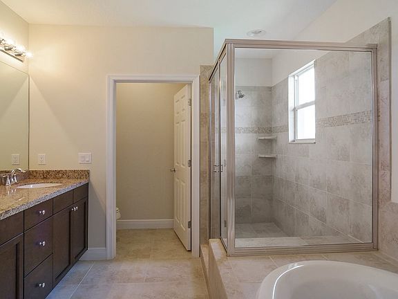 5th image of 786 NW Leonardo Cir