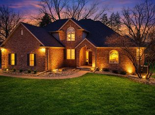 1390 Old Freeport Pl, Bettendorf, IA