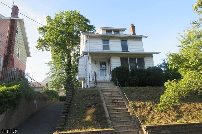 1st image of 160 Tappan Ave