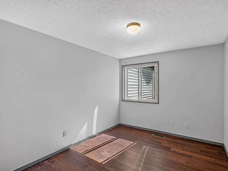 5751 SW 204th Pl — Photo 14