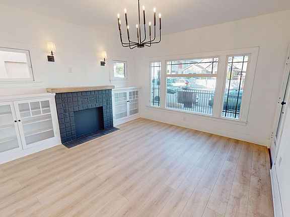 4th image of 2028 E 3rd St #2028