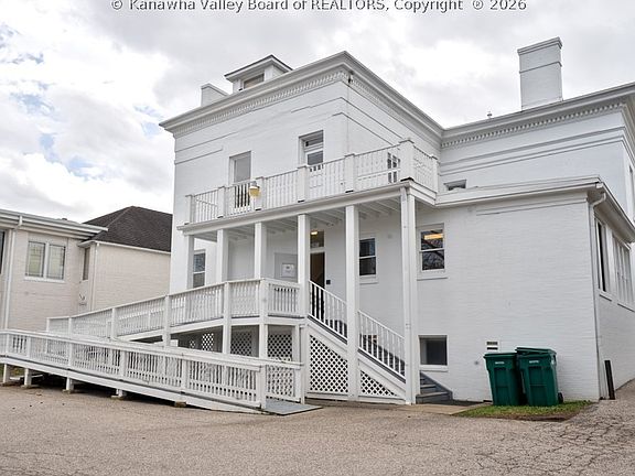 4th image of 1510 Kanawha Blvd E
