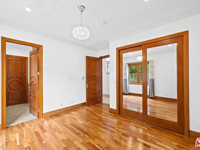 9033 Cresta Dr — Photo 20