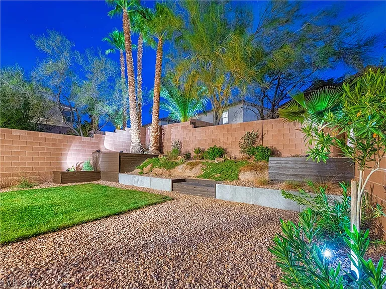 11220 Salentino Ave — Photo 28