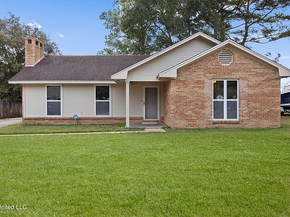 2nd image of 15081 Parkwood Dr N
