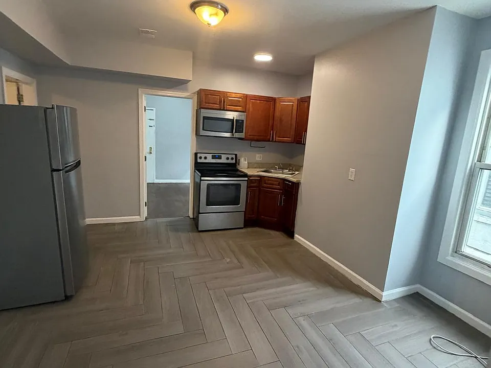 143 Mount Prospect Ave #2