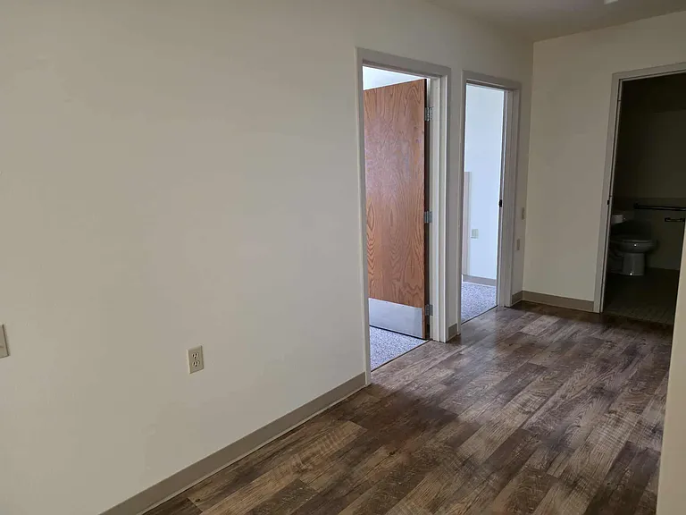 Tweeten Apartments — Photo 5