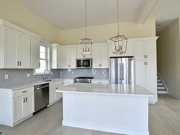 5th image of 4847 Asbury Ave #1