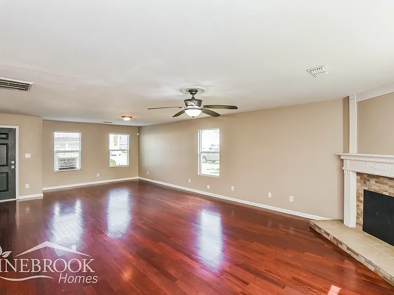 400 Jasmine Dr — Photo 5