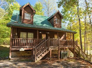 1302 Silver Poplar Ln, Sevierville, TN 37876
