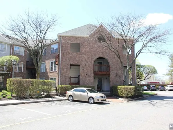 176 Lynette Dr #1301, Fort Lee, NJ 07024