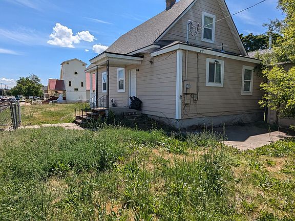 2nd image of 2823 E Queen Ave