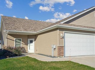 2406 13th St, Silvis, IL 61282