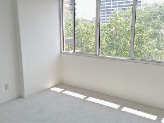 5th image of 2525 Main St APT 712