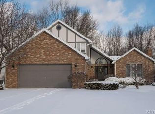 8338 Ziblut Ct, Niagara Falls, NY