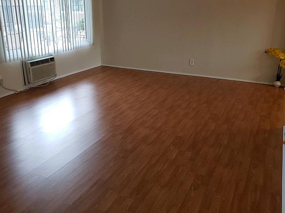 4th image of 4462 Murietta Ave APT 9