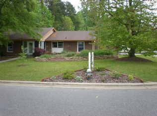 3107 Glen Hollow Rd, Greensboro, NC 27407