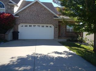 320 Carmel Valley Way, Saint Robert, MO 65584