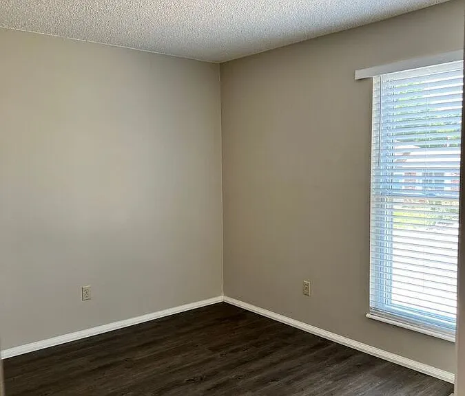 11194 Forest Ave — Photo 7