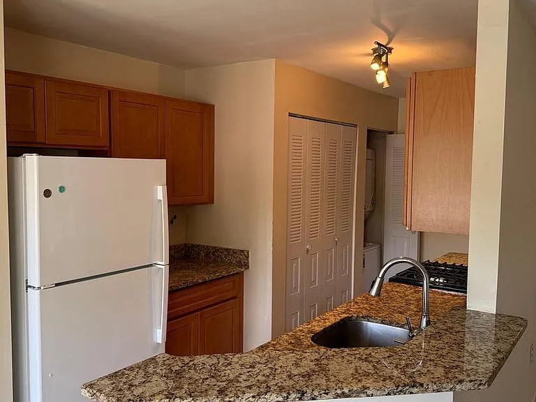 4332 Bayberry Ct — Photo 10