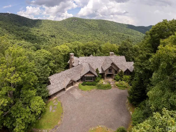 1045 Cherokee Trace, Cashiers, NC 28717
