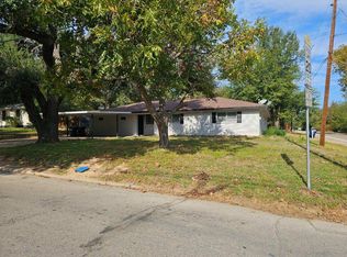 606 Murray Ave, Rockdale, TX 76567