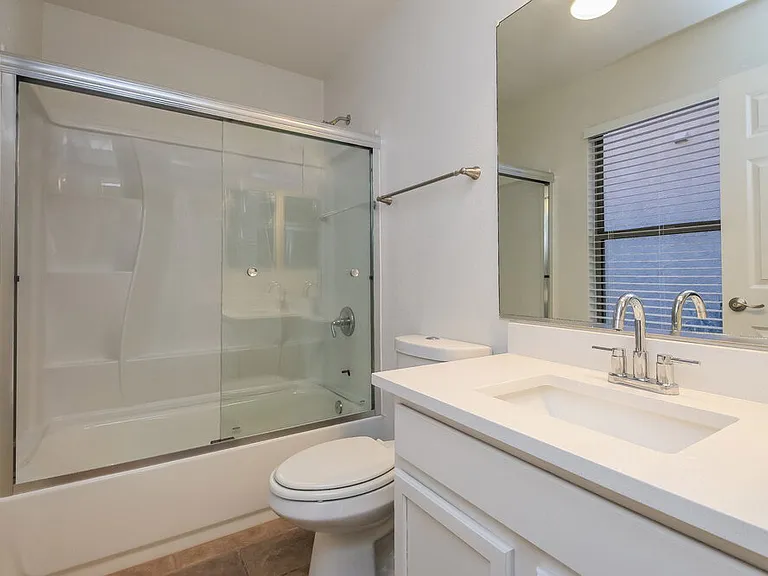 2229 E 35th Ave — Photo 11