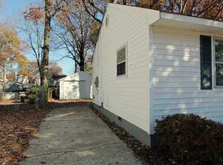 108 Winchester Dr, Hampton, VA 23666