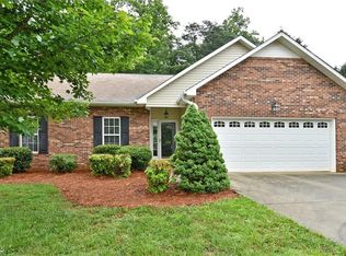 925 Wellesley Place Dr, Lewisville, NC 27023