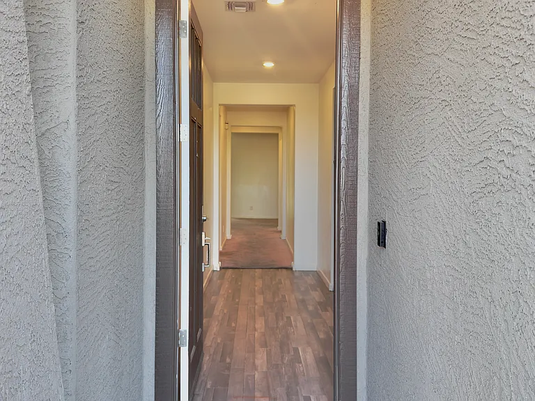 4523 N 92nd Ave — Photo 26