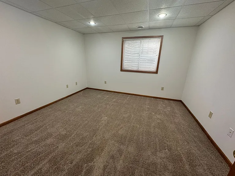 2047 Parkside Dr — Photo 31