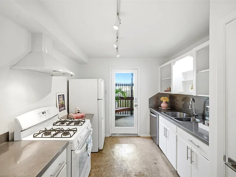 217 E 12th St #3 — Photo 6