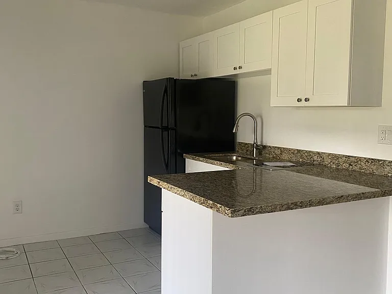 1380 Longarzo Pl — Photo 6