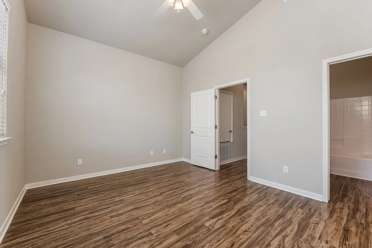 Building Photo - 401 Bosque Blvd #103