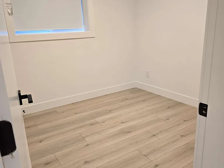 15571 Victoria Ave — Photo 19