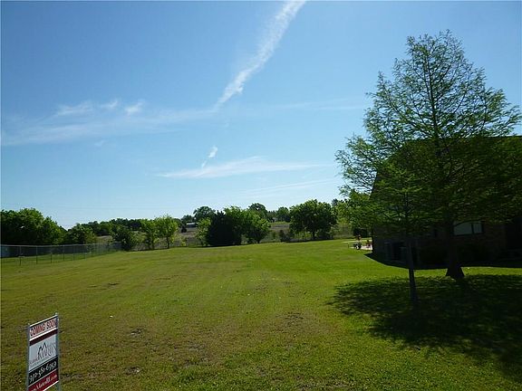 2nd image of 6802 Coral Ln