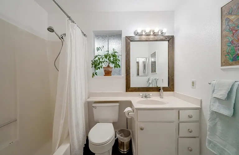 468 Laurel Ave — Photo 3