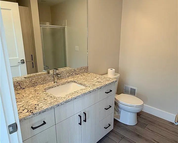 103 Esterly St #B — Photo 8