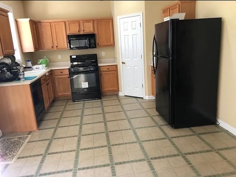 2908 Greyhawk Ln — Photo 6