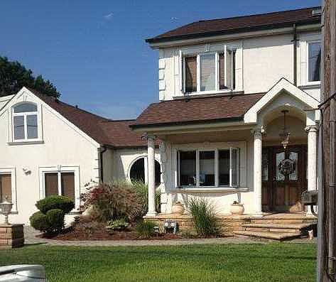 2nd image of 90 Forest Ave