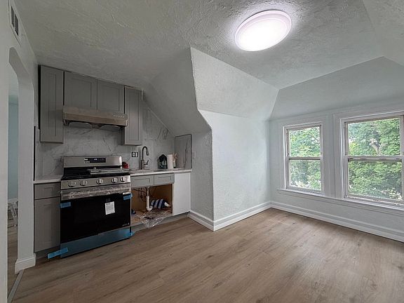 2nd image of 3886-3888 Washington St #3