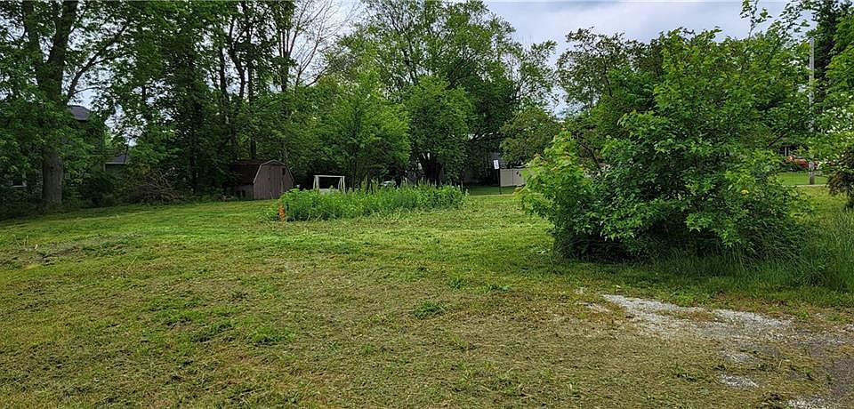 1st image of 4990 Lee Ave