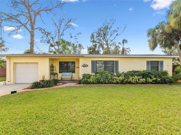 1480 Russell Dr N, Saint Petersburg, FL 33710