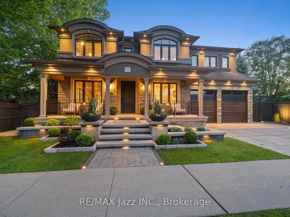 82 Bridlewood Blvd, Whitby, ON L1R 3R8